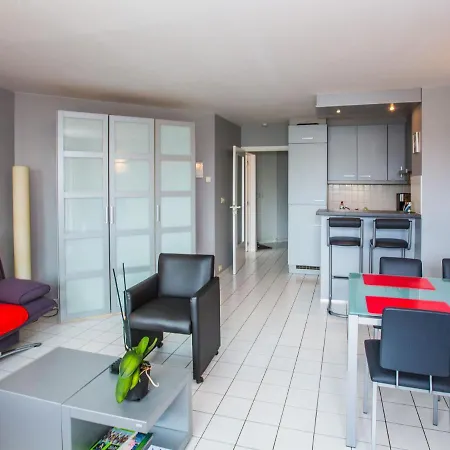 With Spacious Terrace Appartamento *